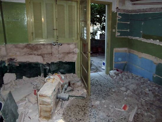 αποξηλωση-παλιας-κουζινας-ανακαίνιση