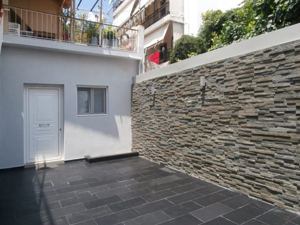 Εξωτερική Ανακαίνιση & Διαμόρφωση Αυλής στο Βοτανικό