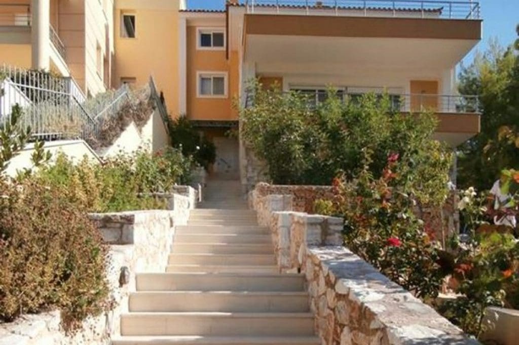 Διαμόρφωση Εξωτερικού Χώρου Μονοκατοικίας στην Εκάλη